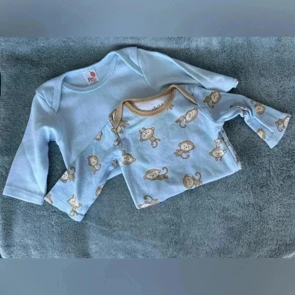 Set of 2 Long Sleeve Onesies 0-3m - Picture 5 of 5